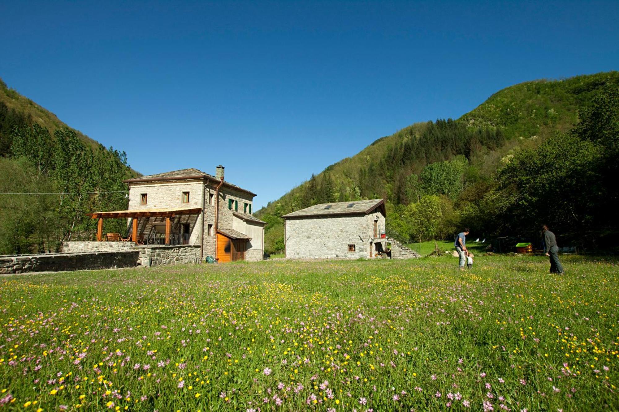 Mulino Marghen - Restored Watermill - Accomodation And Retreat Center Zeri ภายนอก รูปภาพ