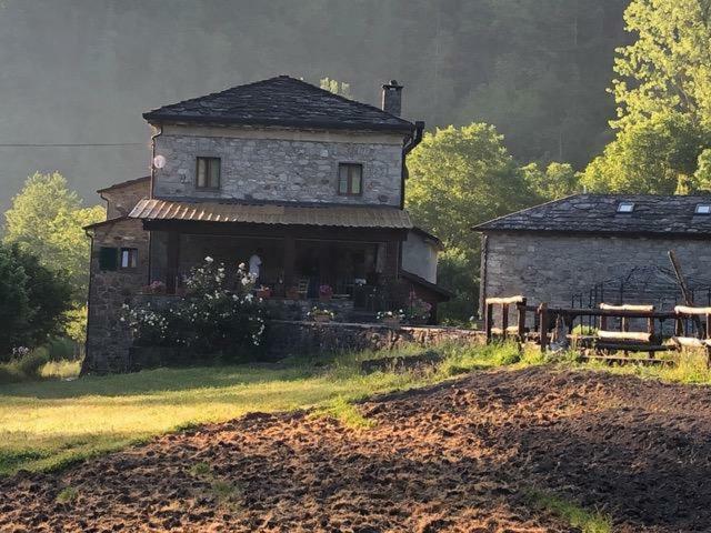 Mulino Marghen - Restored Watermill - Accomodation And Retreat Center Zeri ภายนอก รูปภาพ